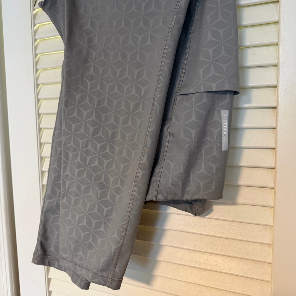 Xersion Gray Patterned Ankle Workout Leggings - image 4